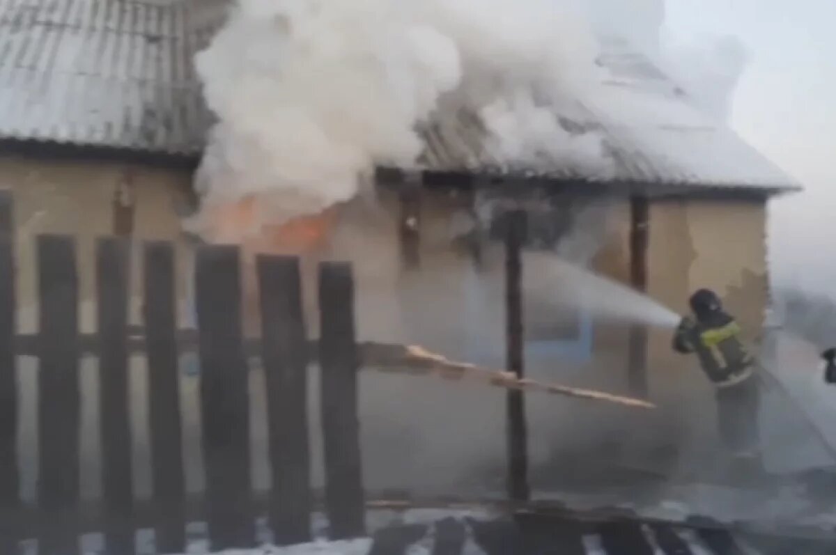    Подросток в Туве получил ожоги из-за вспышки разлитого бензина в доме