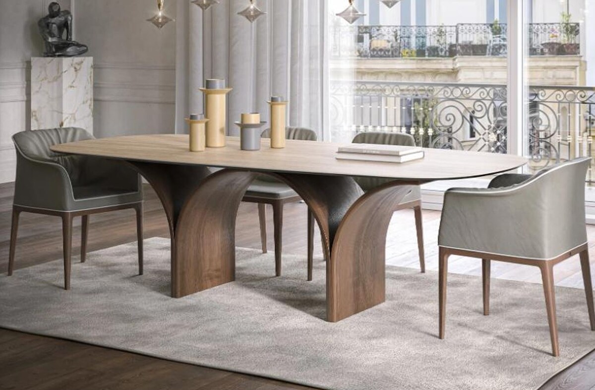 Обеденный стол Tonin Casa Arco Travertino на деревянных ножках и столешницей из керамогранита.