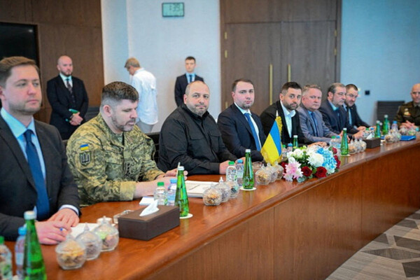 Во время переговоров в Абу-Даби, 4 февраля 2026 года / UAE Ministry of Foreign Affairs/Reuters  