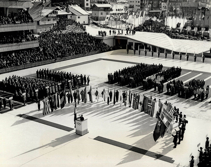    Церемония открытия Олимпиады-1958 на арене Stadio Olimpico del Ghiaccio   
IMAGO/United Archives via Reuters Connect