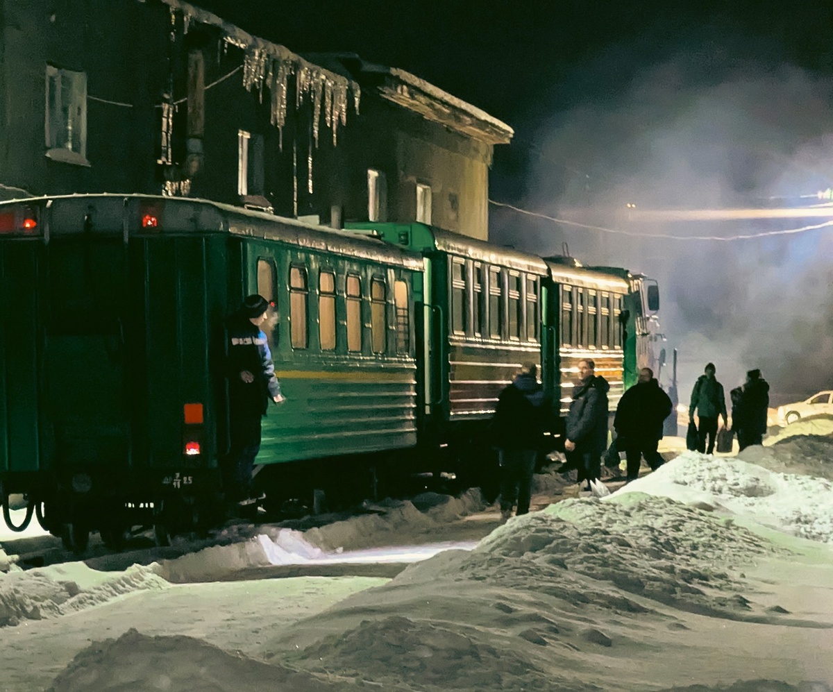 Маленький поезд "узкой" дороги.