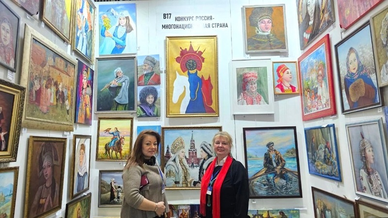 Куратор Екатерина вяземская и художник Елена Ушакова