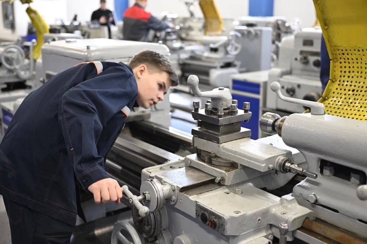    В Тверской области утвердили план профориентации на 2026 год