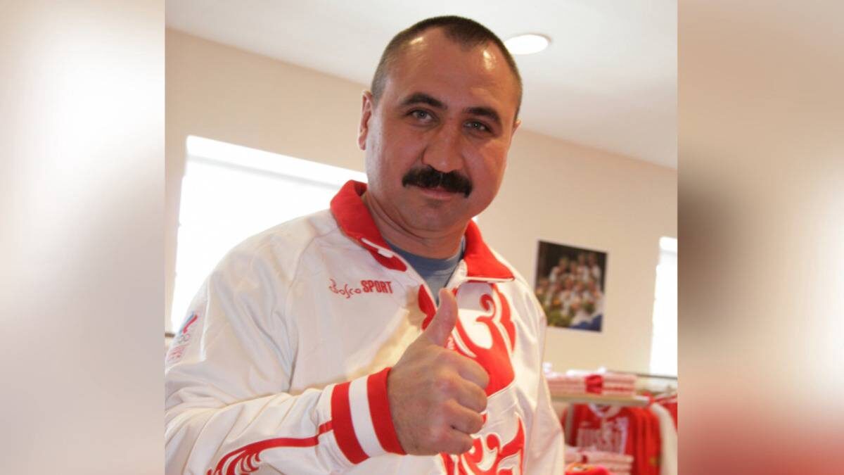    Тренер сборной России по боксу Александр Лебзяк перед отъездом спортсменов на Олимпиаду в Пекин / Фото: PhotoXPress