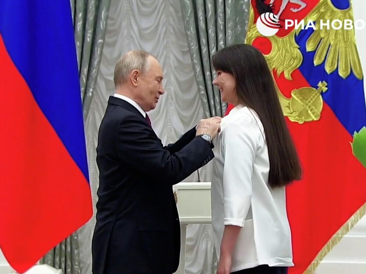    Путин: "Мне даже не выговорить то, чем вы занимаетесь" | © RIA_Kremlinpool