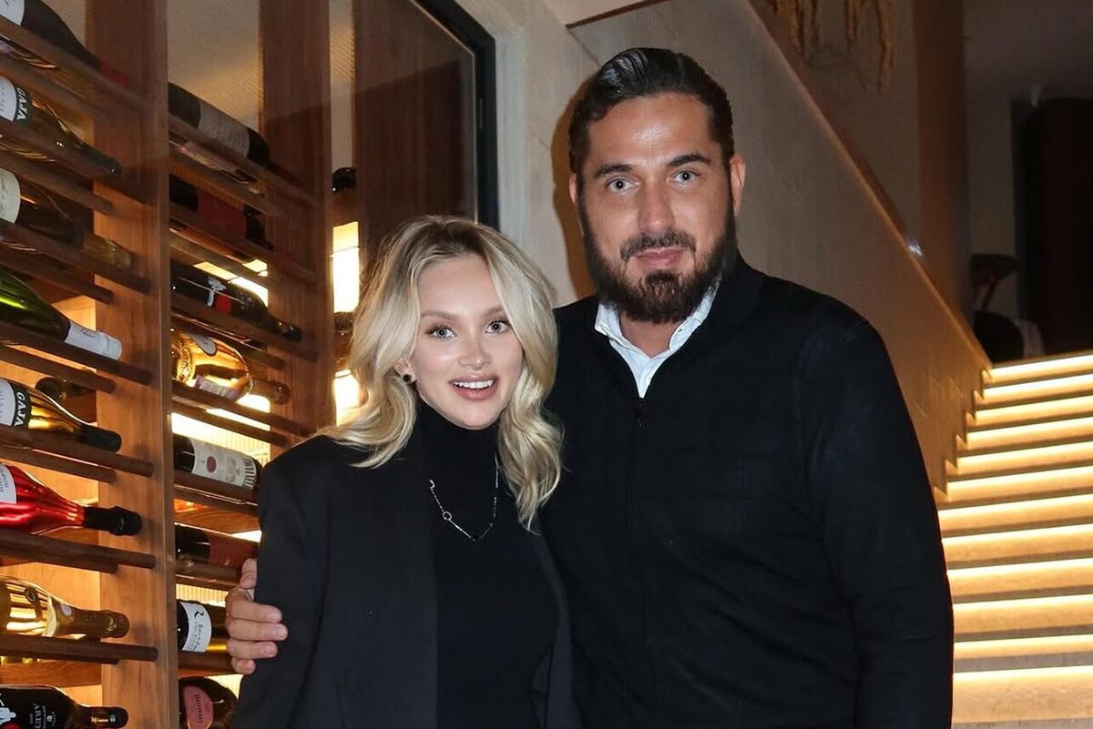    Курбан Омаров с женой Валерией Социальные сети