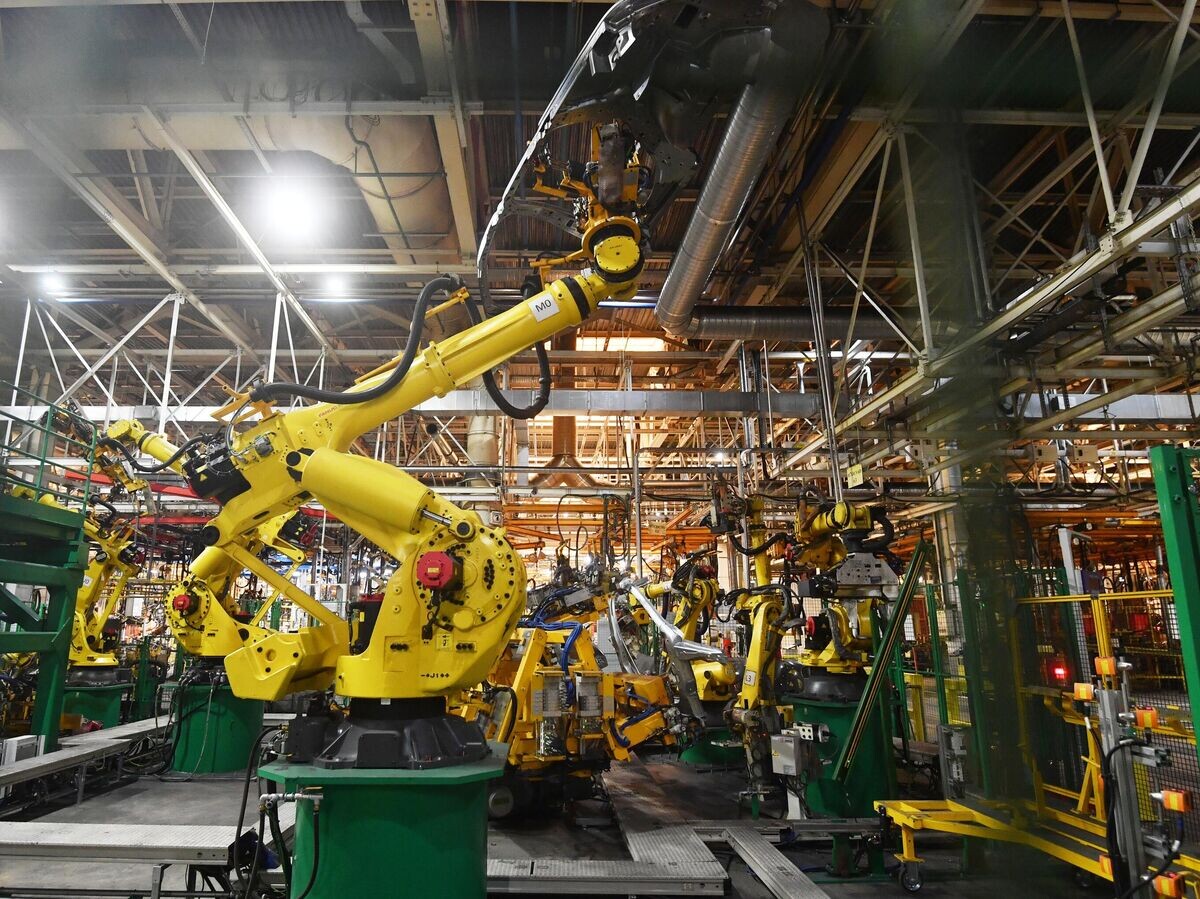    Сборочный цех автомобильного завода "Москвич" | © РИА Новости / Евгений Биятов