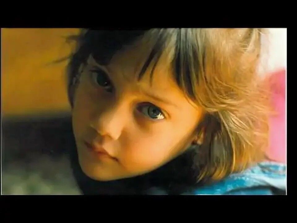 Маленькая Александра (Мерьем Узерли)