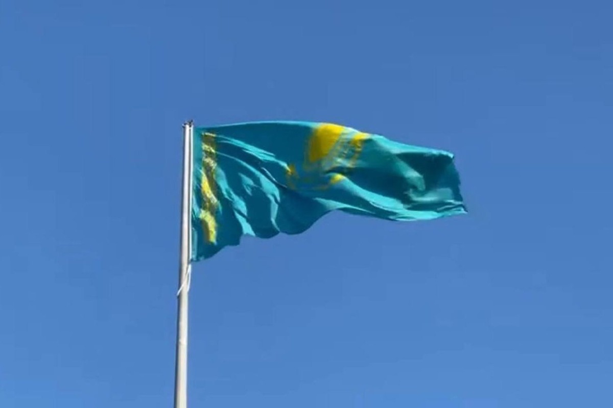   скриншот из видео «Флаг Республики Казахстан» с канала «Даурен Байгозин»