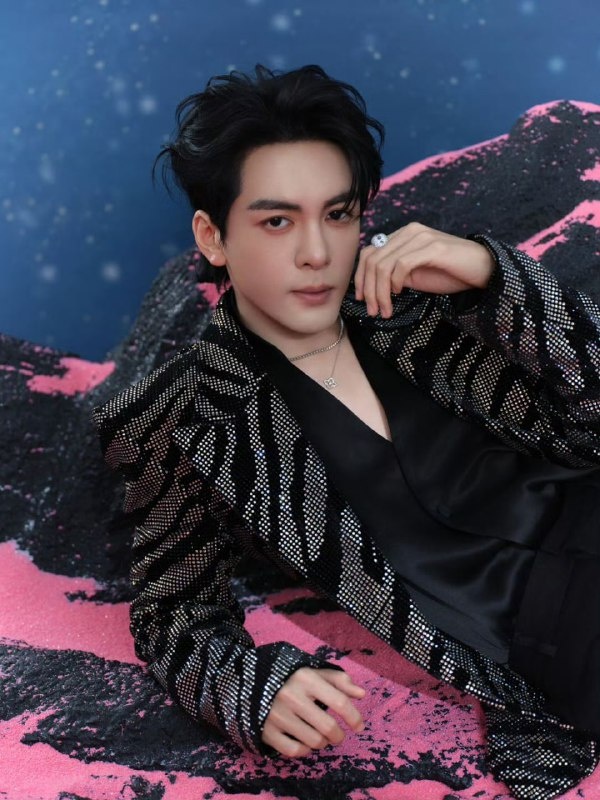 Актёр Цзэн Шуньси. Листайте галерею...