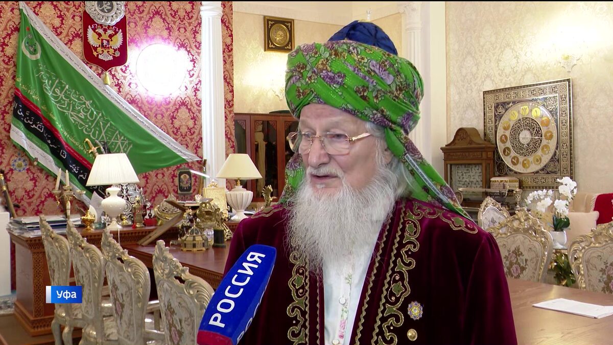    Председатель Центрального духовного управления мусульман России разъяснил, где верующие могут совершать молитвы