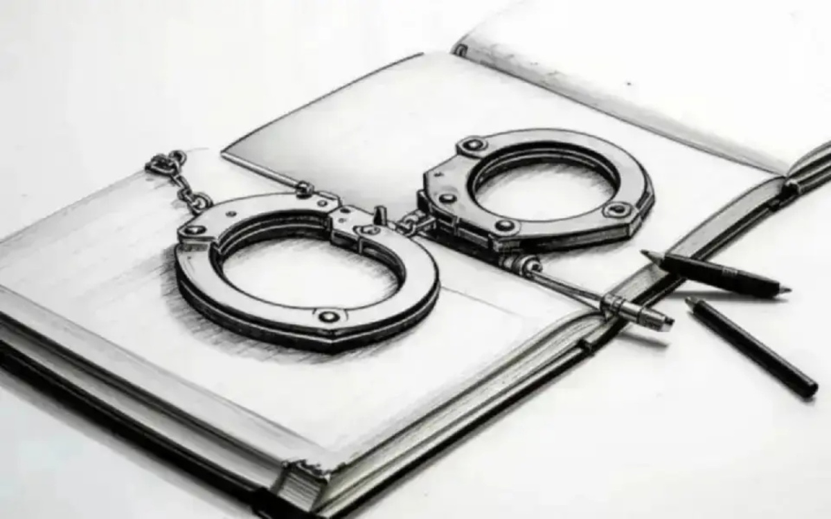    Экс-начальника «Росжилкомплекса» задержали по делу о мошенничестве в особо крупном размере Иллюстрация сгенерирована нейросетью Kandinsky