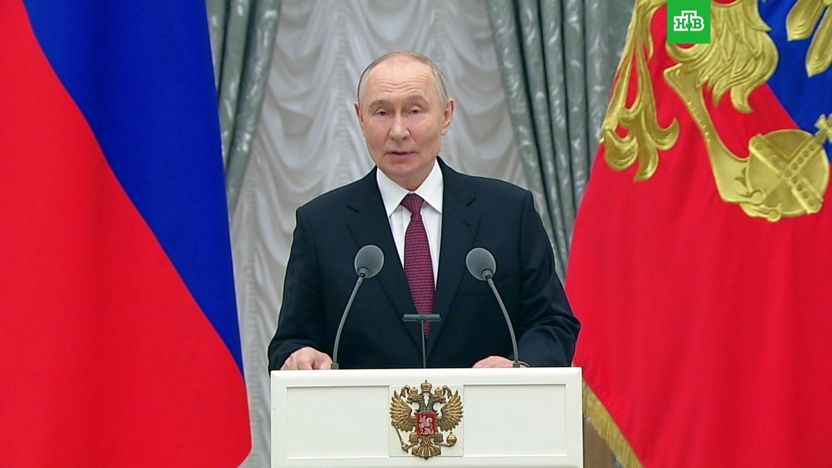    Путин вручил премии молодым ученым