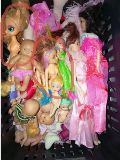 тут я выделила этих кукол.