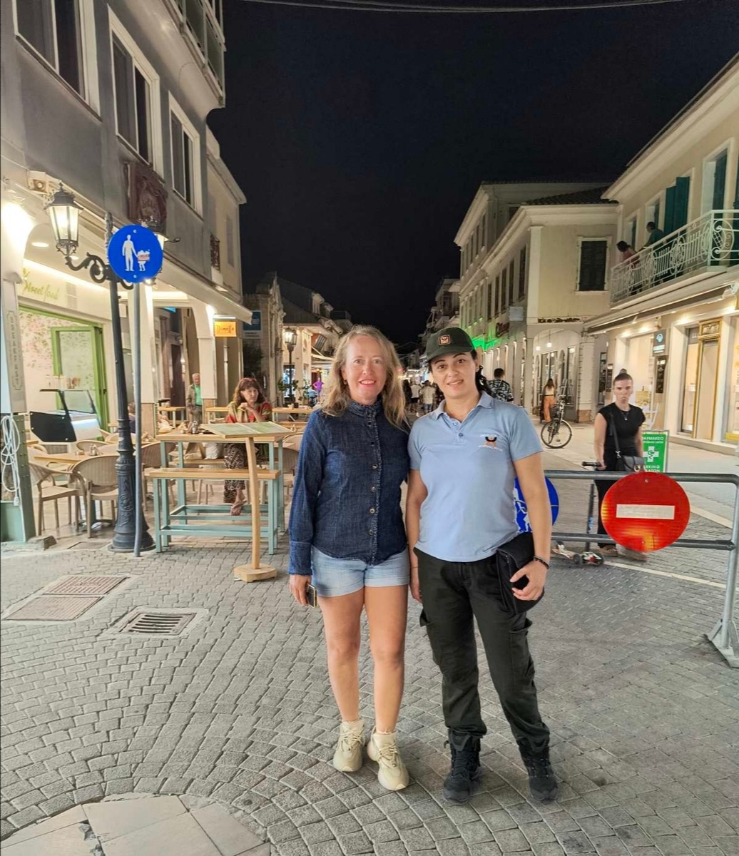 Моя греческая подруга Теодора работает в полиции 