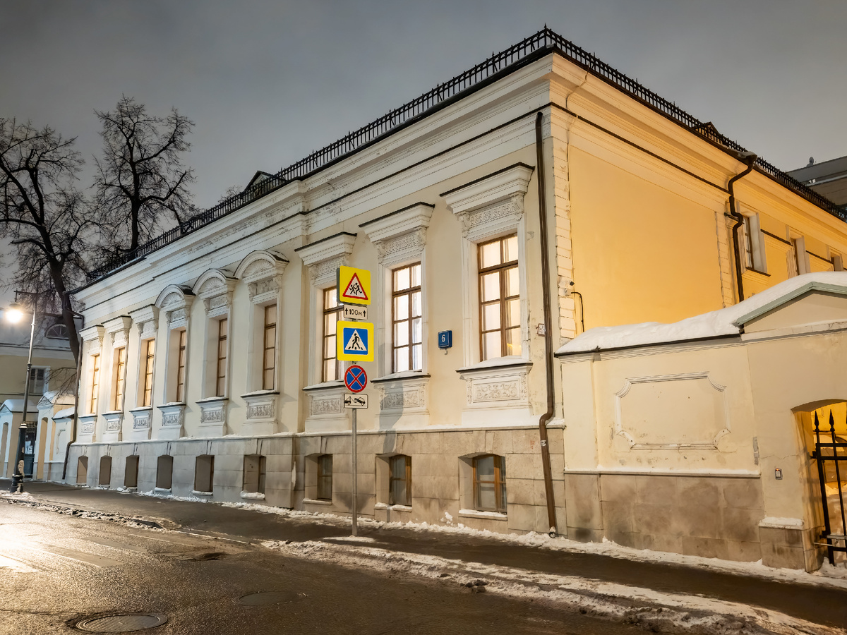 Выставка «Всё напоказ?» в исторической усадьбе XVIII в.