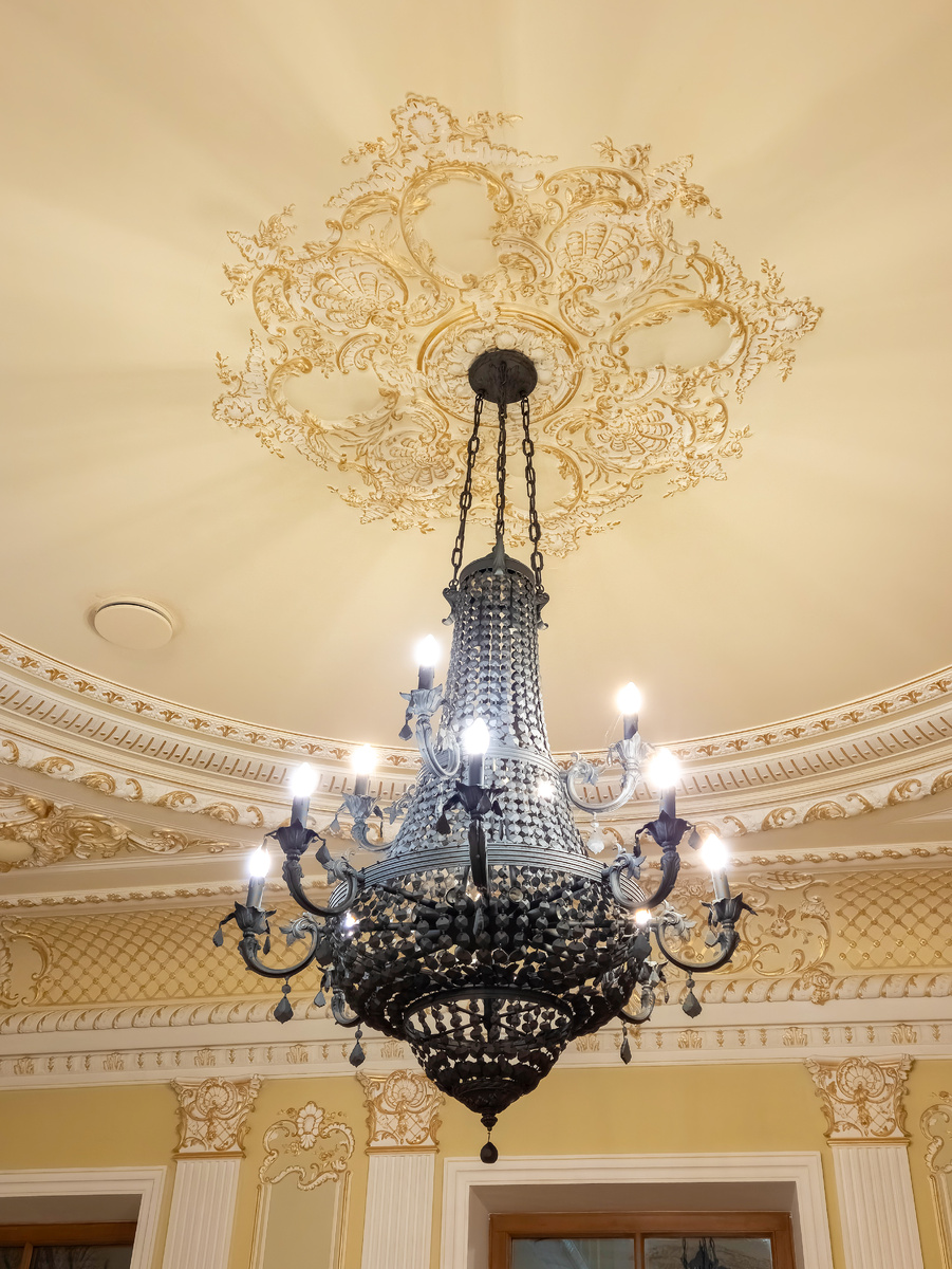 Интерьеры городской усадьбы в 1-м Казачьем переулке.