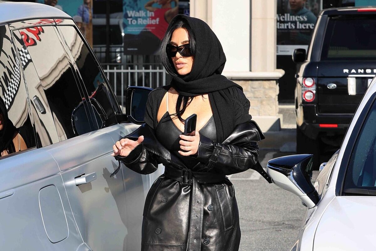    на днях Ким вернулась из романтического вояжа с любимым в Европу LEGION-MEDIA