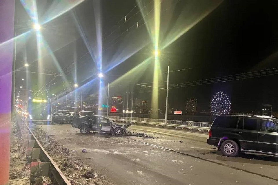    Авария случилась в 18:20 на территории Октябрьского района. Фото: ГУ МВД России по Новосибирской области