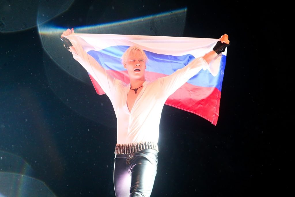 Ярослав Дронов на сцене