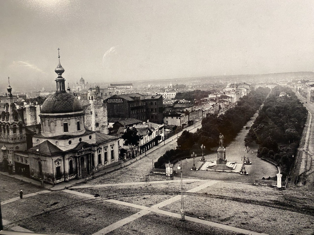 Памятник Пушкину