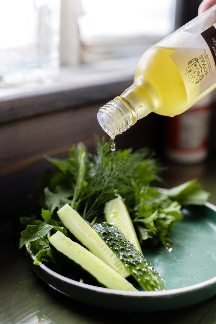 Автор статьи Блинков Юрий. SOVAS. Масло, уксус, пряные смеси. Фото Ирины Костюковой