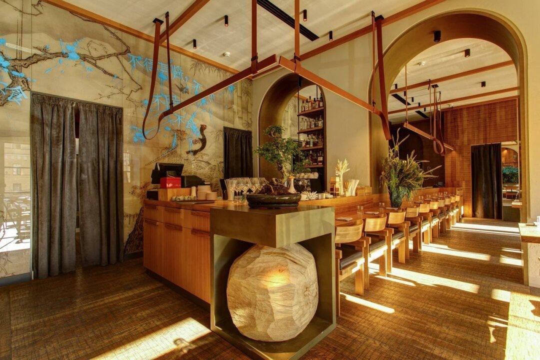    RO В азиатском ресторане на Мойке февраль объявили месяцем влюбленных. Каждый день угощают пары игристым: единственное условие — предварительный резерв.  набережная реки Мойки, 44 Фото: Архивы пресс-служб