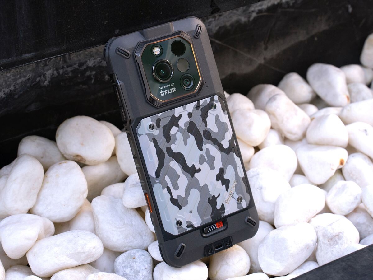    В России появились смартфоны RugOne с поддержкой «горячей» замены аккумулятора