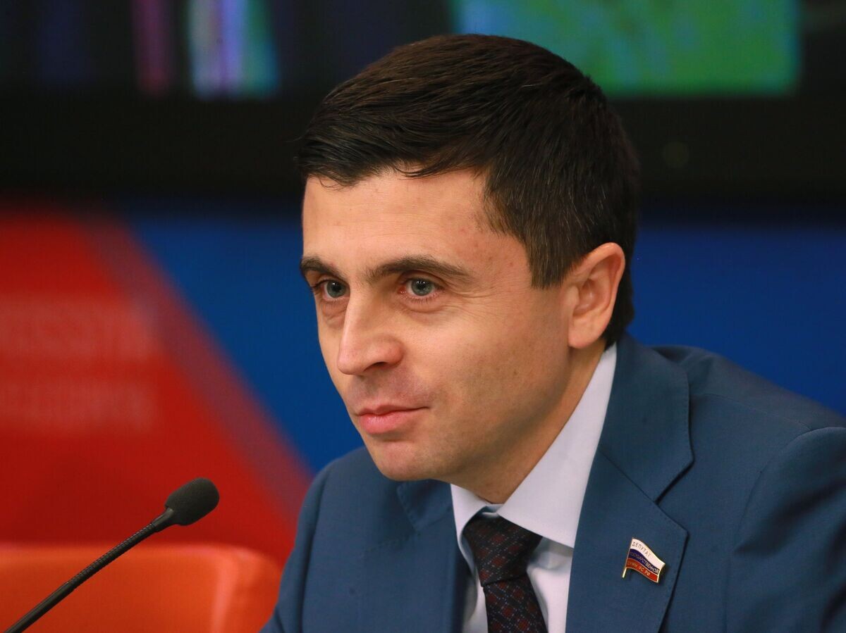    Заместитель председателя Комитета Государственной Думы РФ по делам национальностей Руслан Бальбек | © РИА Новости / Александр Натрускин