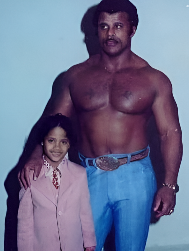 Дуэйн Джонсон с отцом / фото взято из открытых источников. 