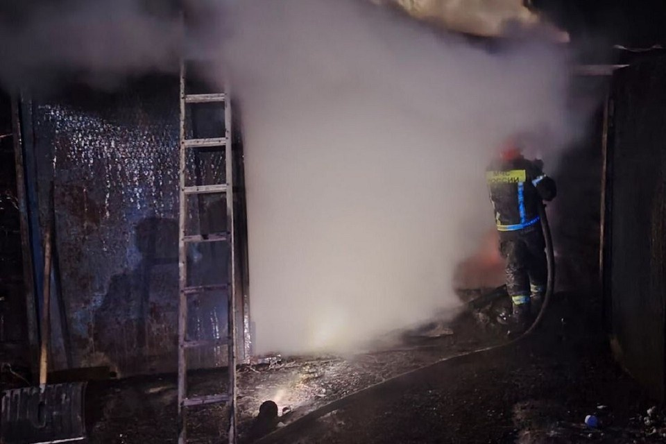    Все жильцы успели самостоятельно эвакуироваться. Фото: ГУ МЧС по Кемеровской области