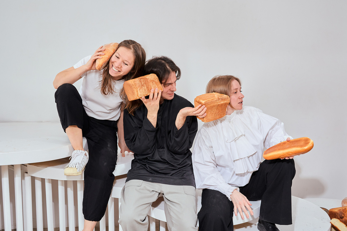    Слева направо: Ольга Добычина, Егор Савельянов, Елизавета Корнеева