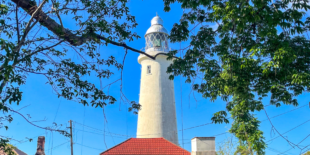 «Давай расстанемся на пляже» - сказал Макс, после того как мы собрали все вещи и палатку с утра.