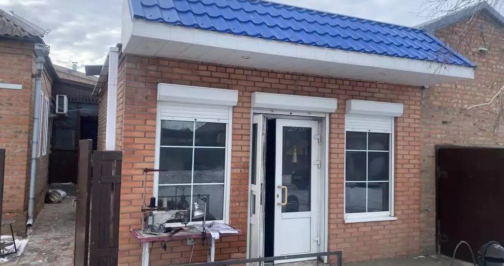 Летняя кухня и швейная мастерская сгорели в Сальском районе с разницей в пару часов