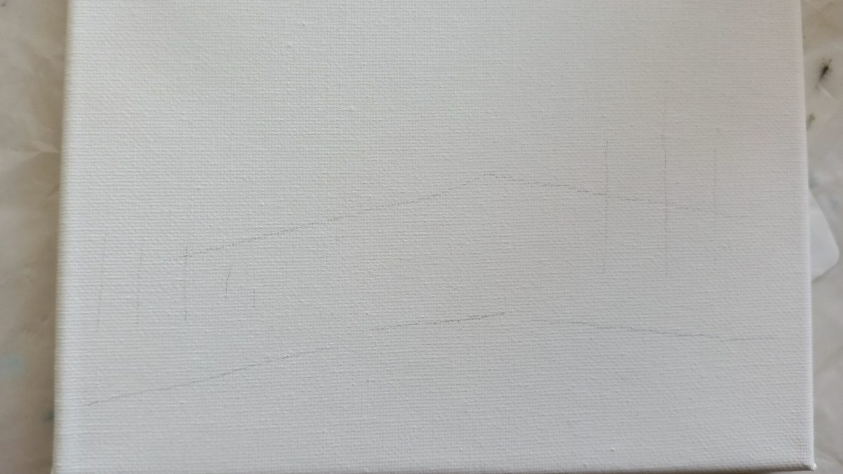 Наносим на холст едва заметный набросок