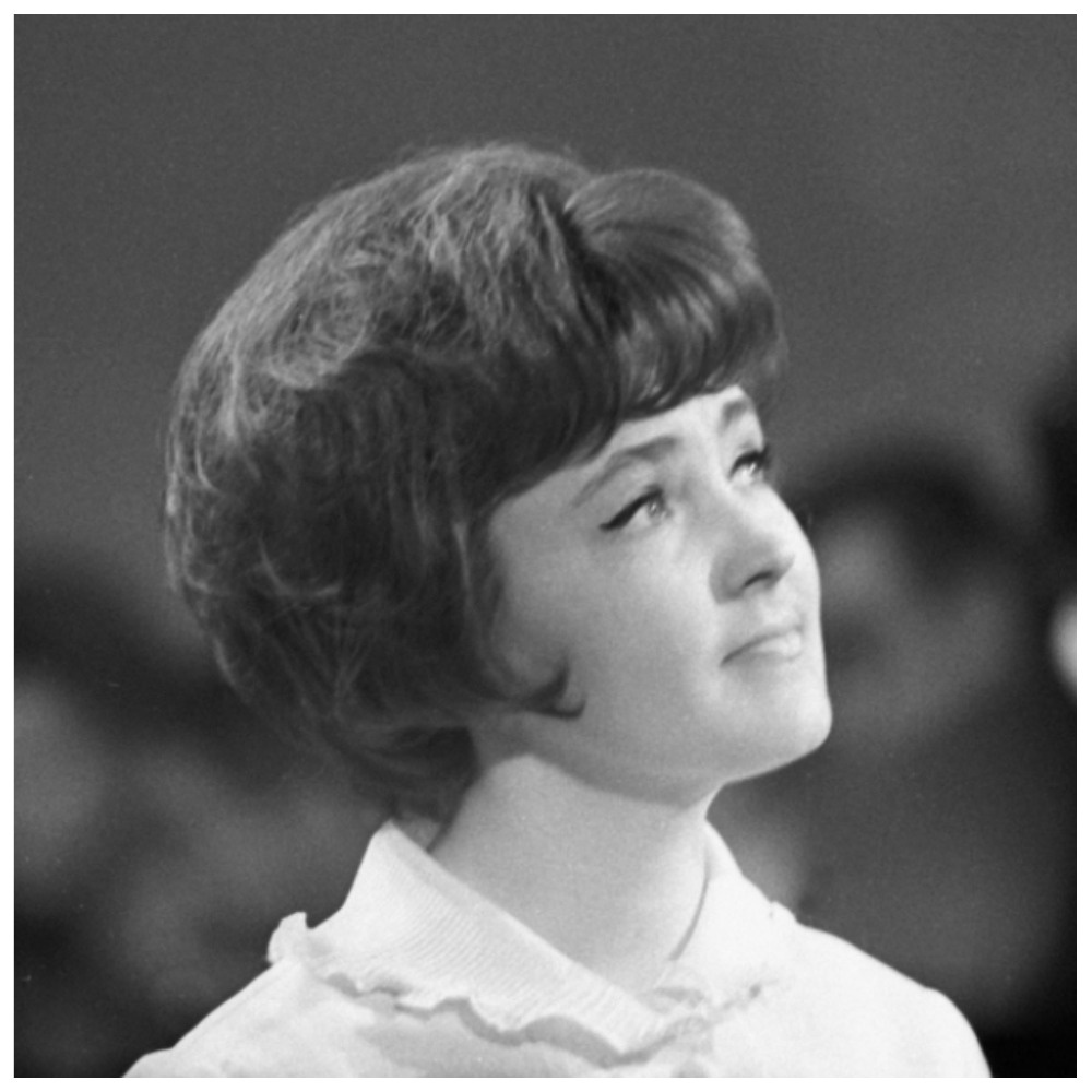 Родилась Жильцова в Москве в 1936 году