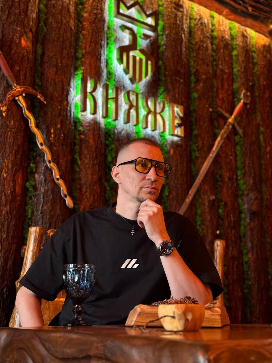 Анатолий Пешехонов — учредитель банного комплекса «Княже», предприниматель, криптоэнтузиаст, организатор банного нетворкинга «Криптобаня»
