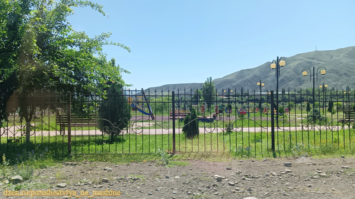 Благоустроенная игровая площадка в селе Ахты