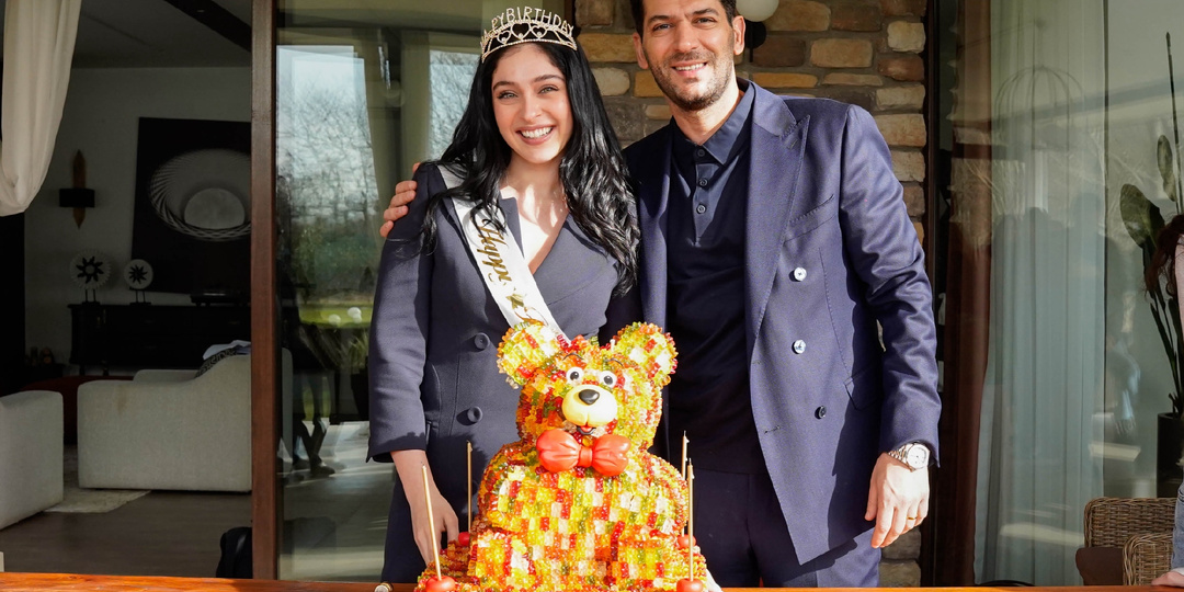 Джемре Байсел ждал сюрприз на съемках сериала «Розы и грехи»