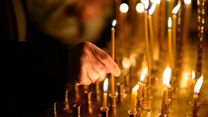     Свечи в церкви. Дмитрий Лямзин