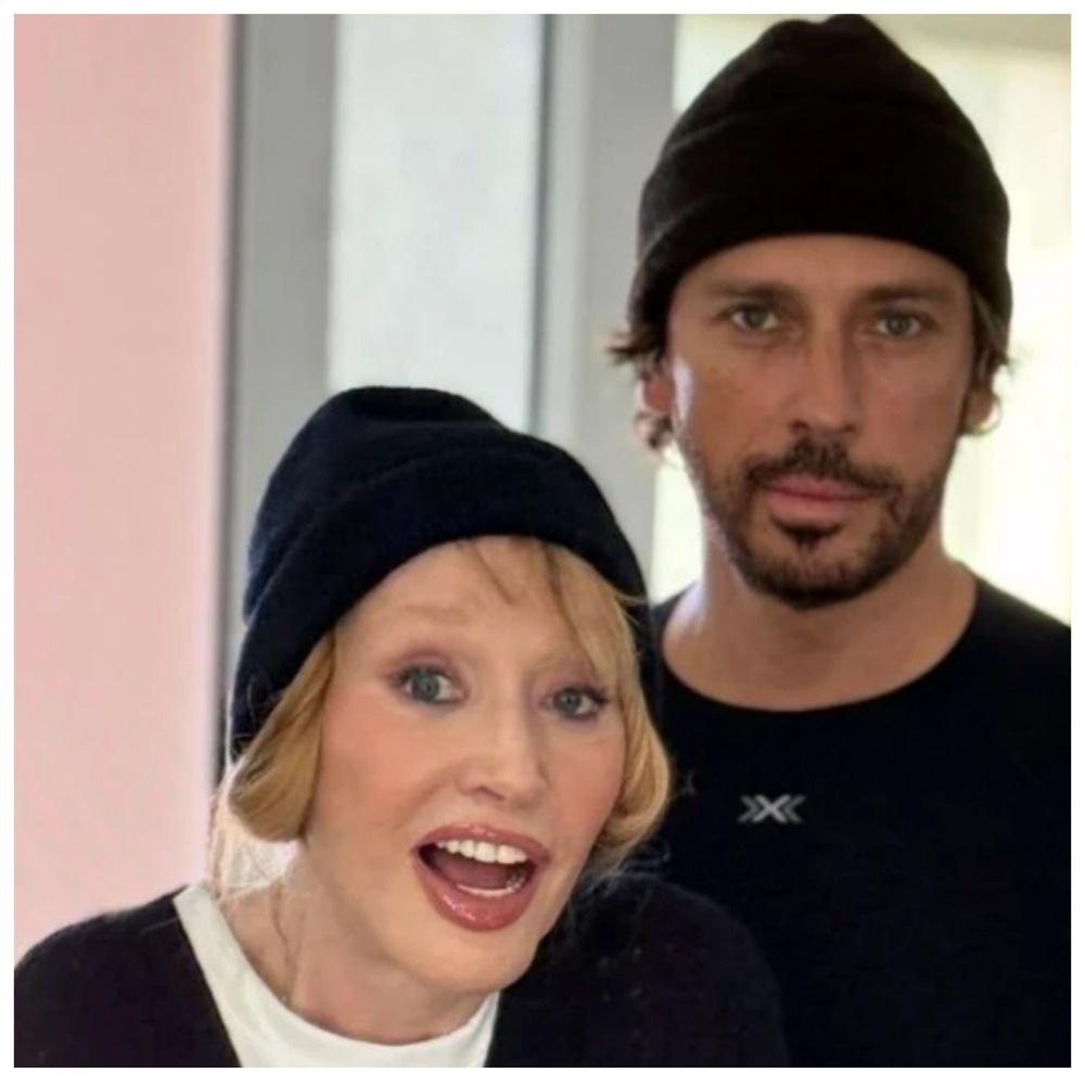 Алла Борисовна, ладно там шапка, у вас чего-то глаза разного размера