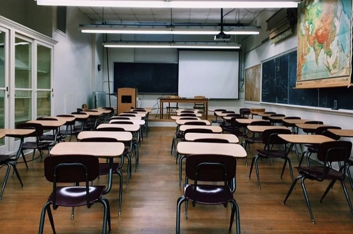    Ярославские школы разрешили не посещать из-за морозов: новости регионов