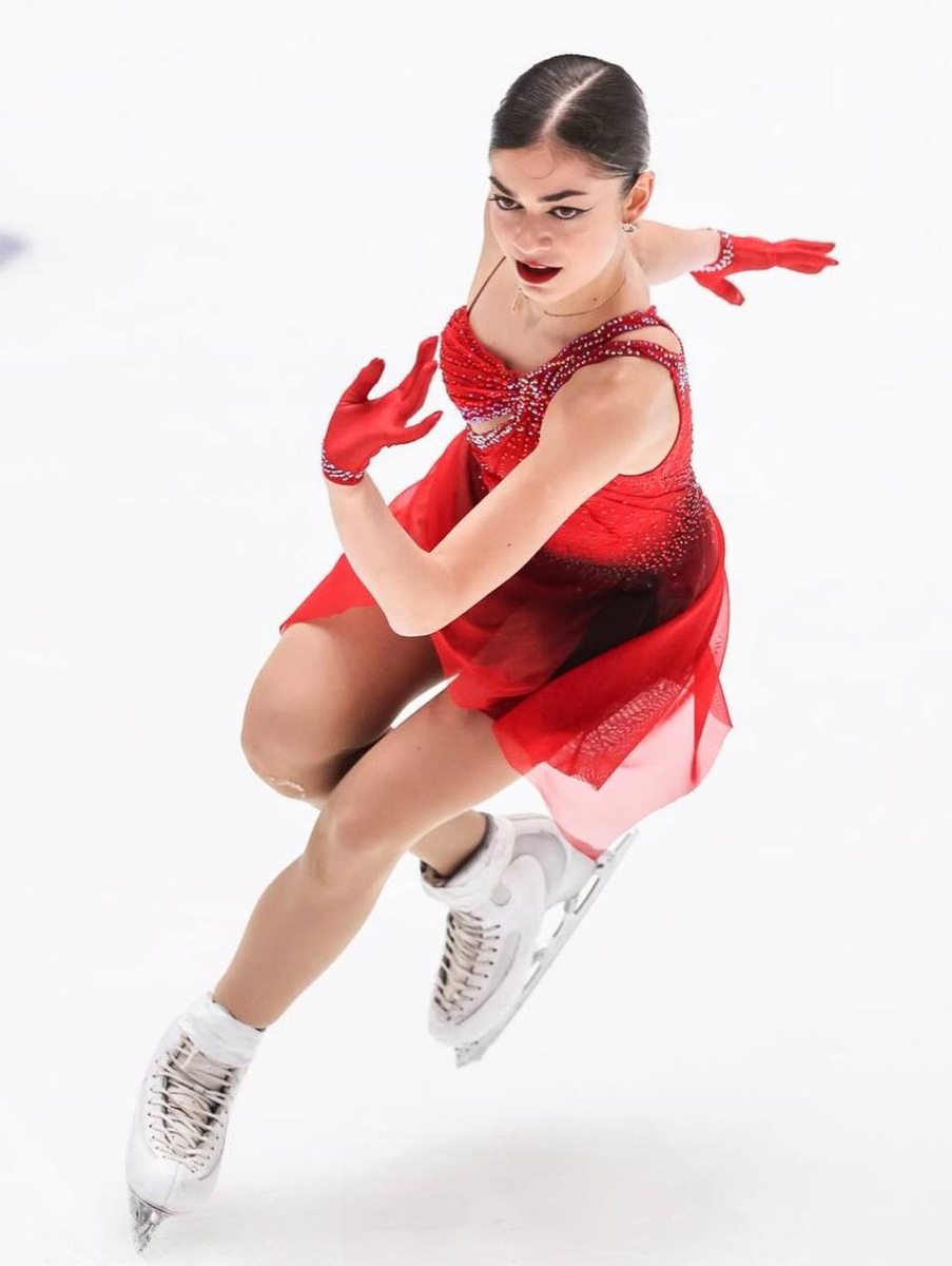    Аделия Петросян