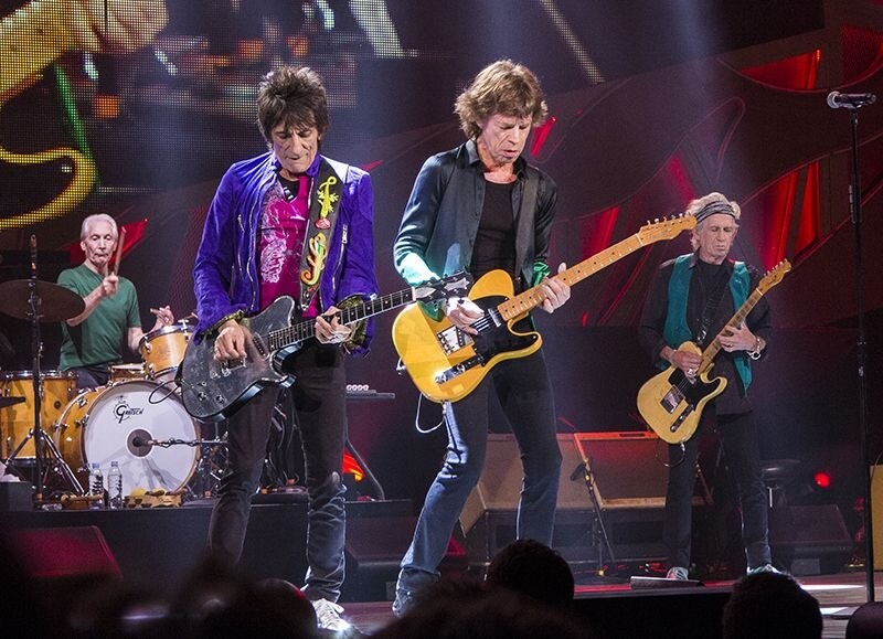 The Rolling Stones во время выступления на фестивале Summerfest в Милуоки, 2015 годСлева направо: Чарли Уоттс, Ронни Вуд, Мик Джаггер и Кит Ричардс