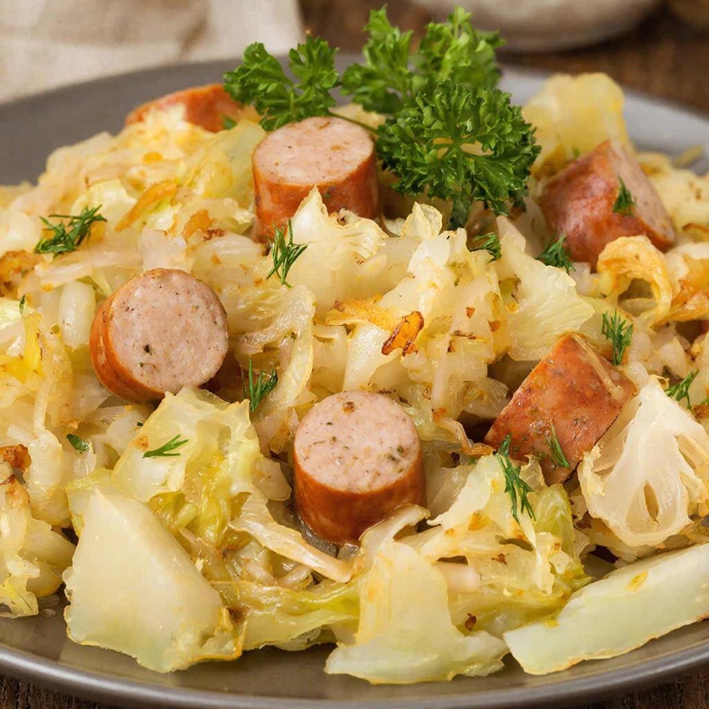 Колбаса жареная с капустой: Сытное и ароматное блюдо на каждый день