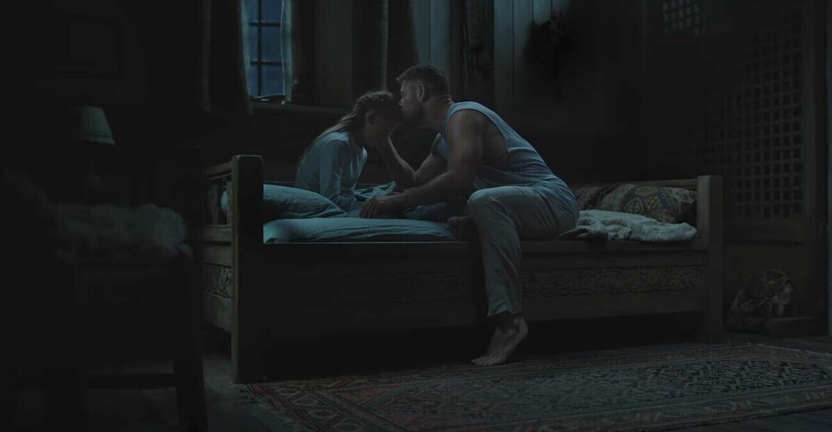 Индия Роуз Хемсворт и Крис Хемсворт в тизере фильма «Мстители: Доктор Дум» / Источник: Marvel Studios Inc.