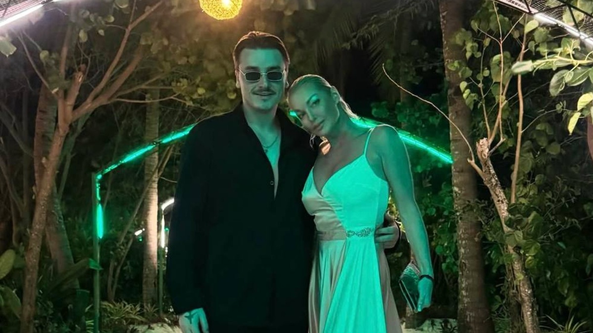 Компанию Волочковой вновь составил её партнер по шоу «Одержимость» Марчел Абаби