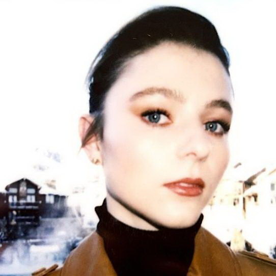     Хлоя Ист и Томасин Маккензи снимаются в новой хоррор-франшизе «Правило трёх»