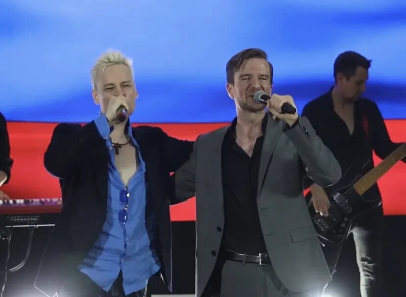 Фото из открытых источников. Шаман и Никита Осин на концерте