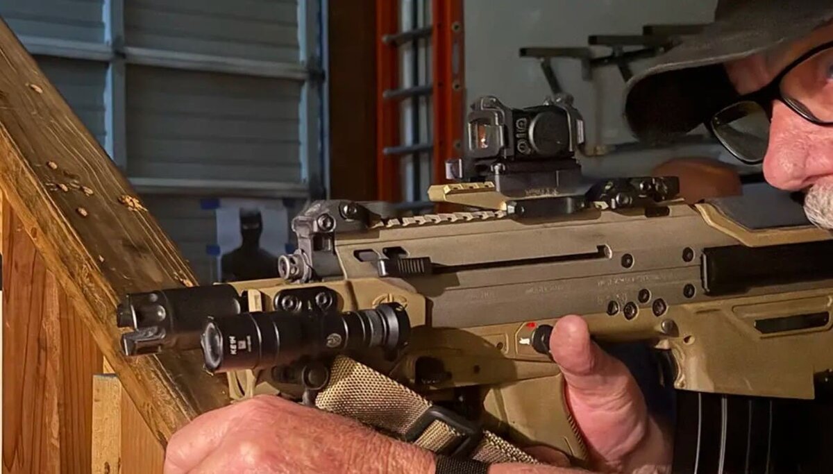 Карабин в доме.